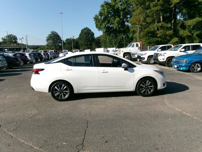 Used 2025 Nissan Versa SV FWD image 11