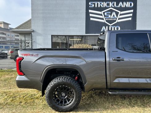 Used 2025 Toyota Tundra Limited w/ TRD Off-Road Package image 6