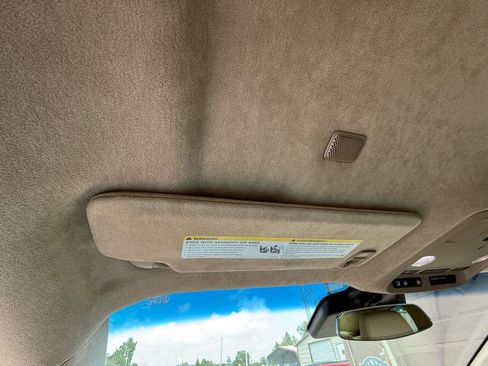 Used 2016 Cadillac ELR image 33