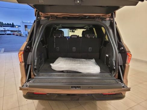 New 2025 Lincoln Navigator L Black Label image 17