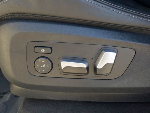 Used 2026 BMW X5 sDrive40i w/ Premium Package image 17