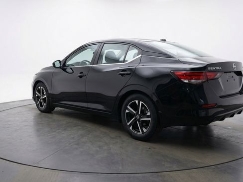Used 2025 Nissan Sentra SV image 6