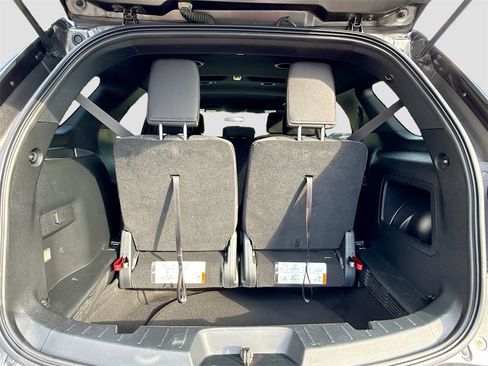 Used 2018 Ford Explorer XLT image 27