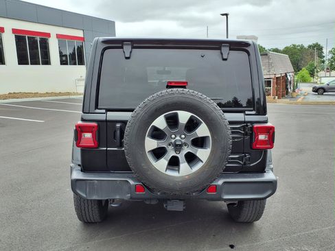 Used 2022 Jeep Wrangler Unlimited Sahara w/ LED Lighting Group AWD/4WD image 28