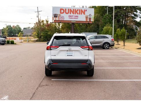 Used 2019 Toyota RAV4 XLE image 6