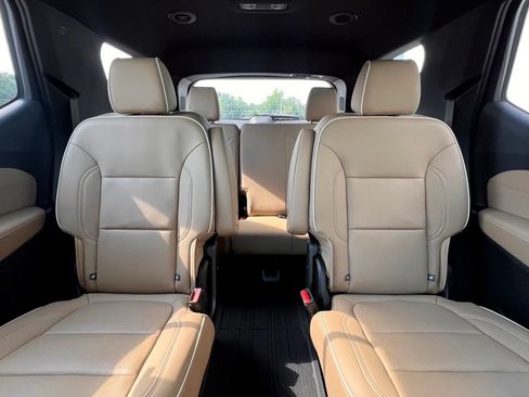 Used 2023 Chevrolet Traverse Premier w/ LPO, Floor Liner Package FWD image 10