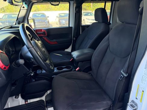 Used 2013 Jeep Wrangler Unlimited Sport image 18