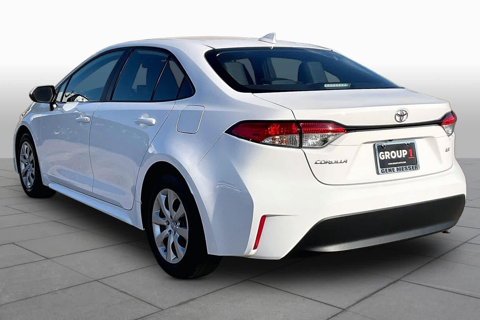 Used 2025 Toyota Corolla LE FWD image 10