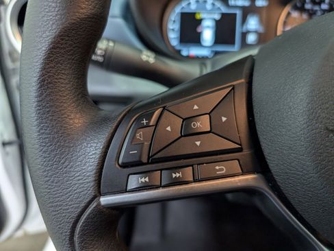 Used 2025 Nissan Versa SV image 18