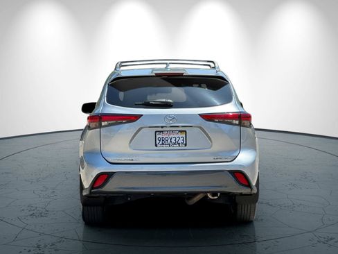Used 2022 Toyota Highlander Limited image 5