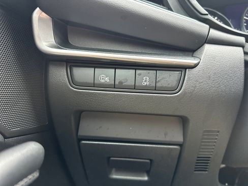 Certified 2025 MAZDA MAZDA3 s Sport image 19