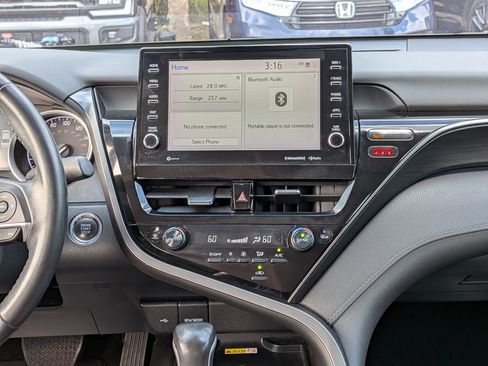 Used 2022 Toyota Camry XLE FWD image 15