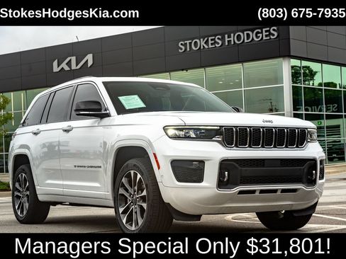 Used 2022 Jeep Grand Cherokee Overland w/ Luxury Tech Group IV AWD/4WD image 1