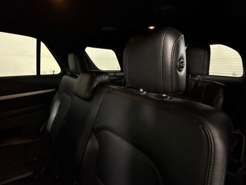 Used 2016 Ford Explorer XLT w/ Equipment Group 202A image 25