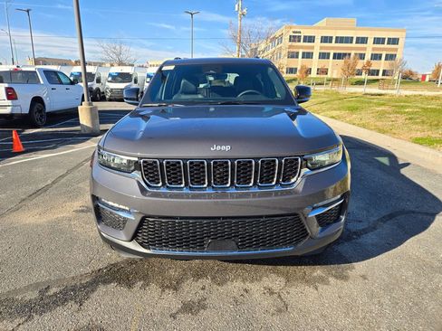 New 2025 Jeep Grand Cherokee Limited image 10