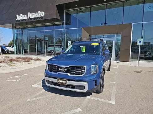 Used 2025 Kia Telluride S image 1