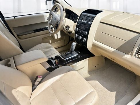 Used 2011 Ford Escape Limited w/ 302A Rapid Spec Order Code FWD image 9