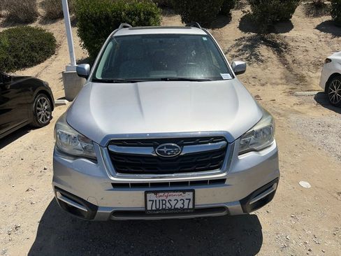 Used 2017 Subaru Forester 2.5i Premium AWD/4WD image 3