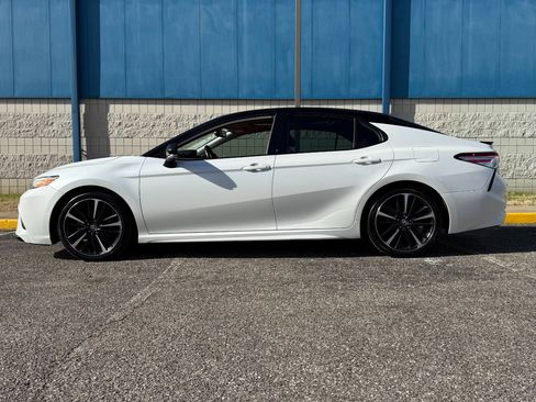 Used 2020 Toyota Camry XSE image 8