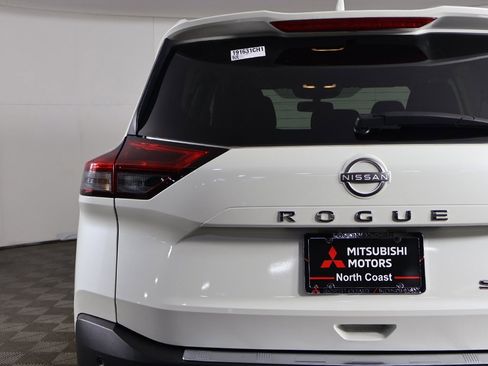Used 2023 Nissan Rogue SV image 13