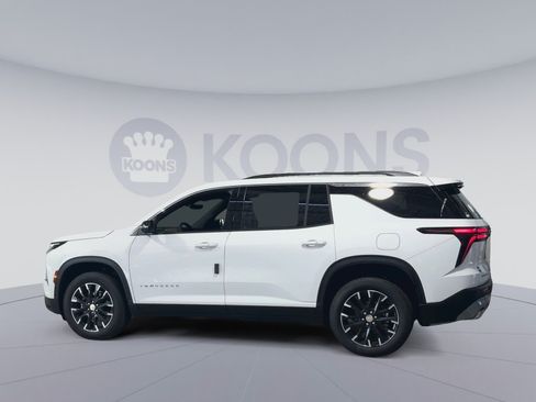 New 2026 Chevrolet Traverse LT w/ Sun and Wheel Package AWD/4WD image 8
