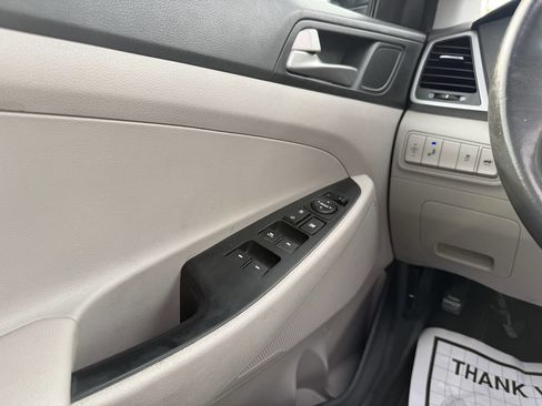 Used 2018 Hyundai Tucson Value FWD image 31