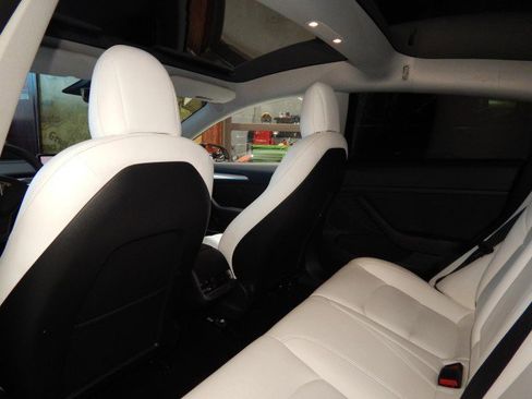 Used 2021 Tesla Model 3 Long Range image 27