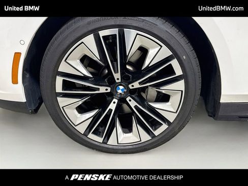 Used 2026 BMW 530i RWD image 2