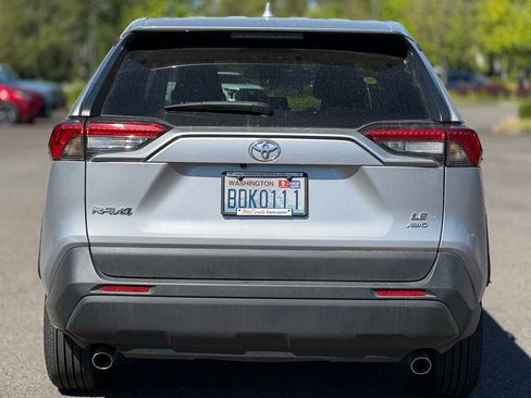 Certified 2023 Toyota RAV4 LE AWD/4WD image 4