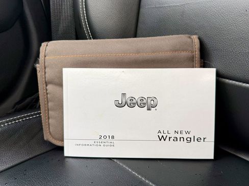 Used 2018 Jeep Wrangler Unlimited Sahara AWD/4WD image 38
