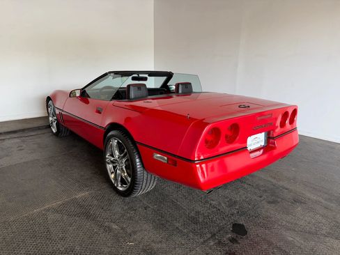 Used 1988 Chevrolet Corvette Convertible RWD image 7