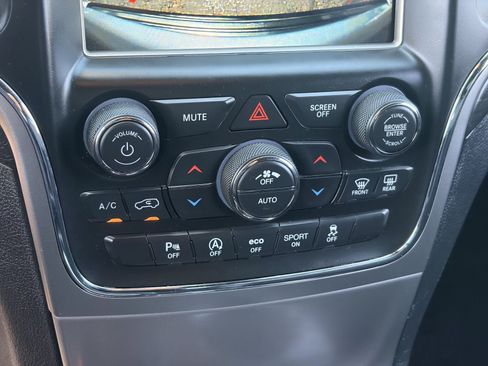 Used 2018 Jeep Grand Cherokee Altitude RWD image 23