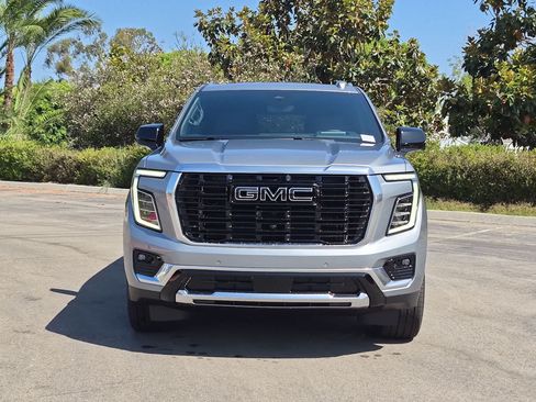 New 2026 GMC Yukon Denali w/ Denali Reserve Package AWD/4WD image 8