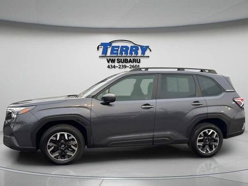 Certified 2025 Subaru Forester Premium image 3