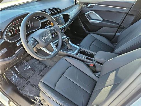 New 2025 Audi Q3 2.0T Premium image 3