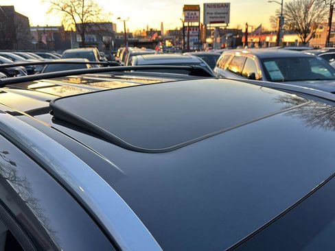 Used 2023 Toyota Highlander XLE image 10