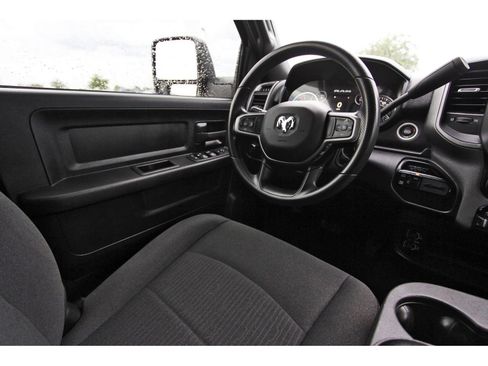 Used 2024 RAM 2500 Tradesman w/ Chrome Appearance Group AWD/4WD image 11