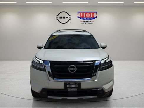Used 2023 Nissan Pathfinder Platinum w/ Cargo Package AWD/4WD image 11