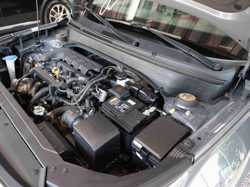 Used 2024 Hyundai Venue Limited FWD image 33