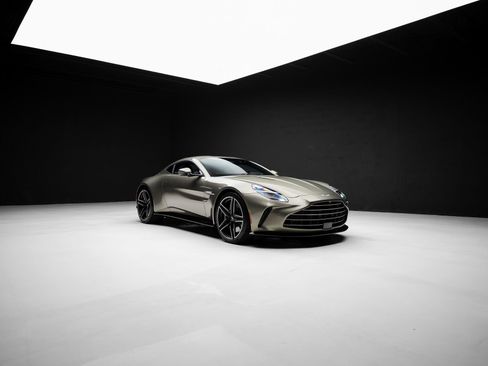 Used 2025 Aston Martin V8 Vantage Coupe RWD image 76