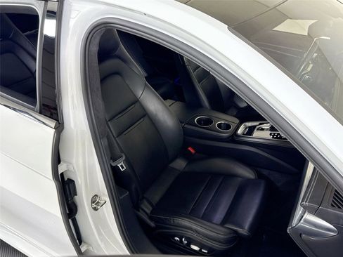 Used 2020 Porsche Panamera GTS image 29
