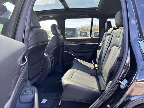New 2026 Jeep Grand Cherokee Limited AWD/4WD image 8