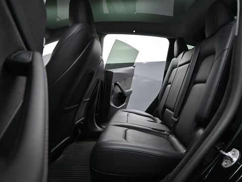 Used 2022 Tesla Model Y Performance image 12