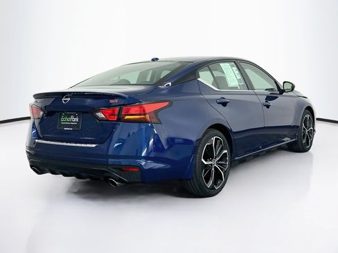 Used 2023 Nissan Altima 2.5 SR w/ SR Premium Package FWD image 9
