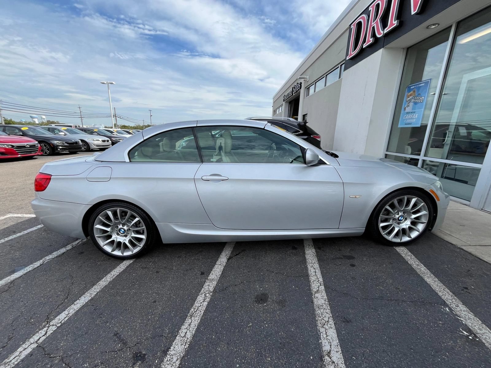 Used 2013 BMW 328i Convertible w/ M Sport Pkg RWD image 16