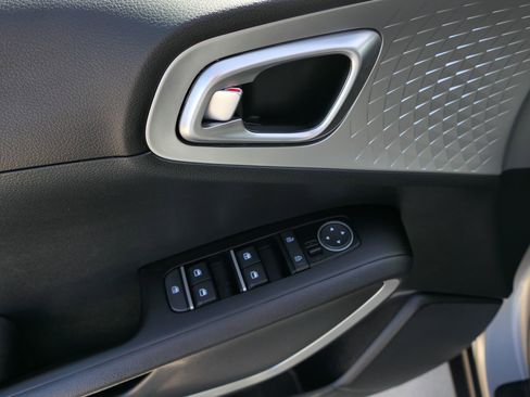 Used 2023 Kia Soul S image 14