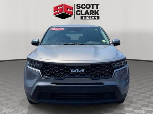 Used 2023 Kia Sorento LX FWD image 2