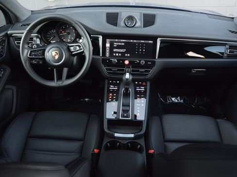Used 2026 Porsche Macan image 12