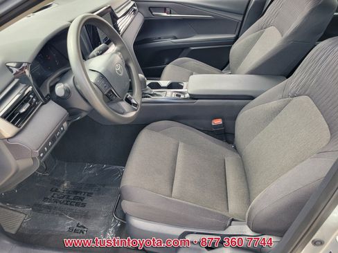 Used 2025 Toyota Camry LE FWD image 10