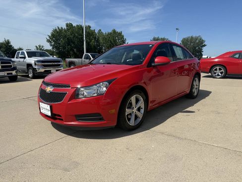 Used 2014 Chevrolet Cruze LT image 2